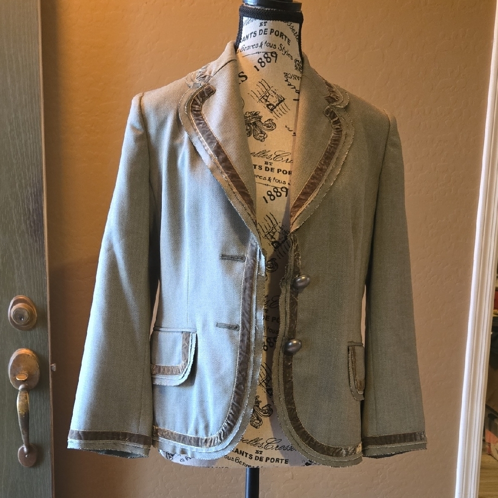 Banana Republic Two-Button Tan Blazer #926 - Picture 2 of 8